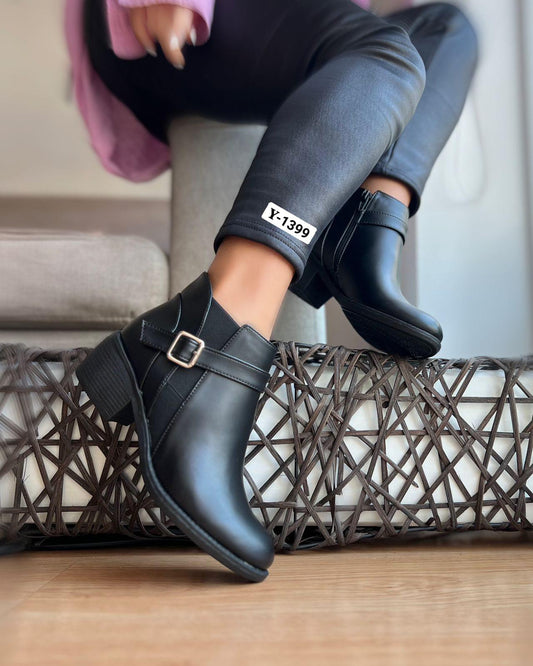 BOTINES   / COLOR NEGRO